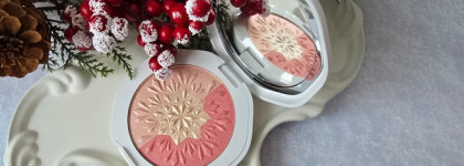 Сиять этой зимой с Kiko Milano Snow-Kissed Holiday Multi-Glow Highlighter 01 Fairylight Frost