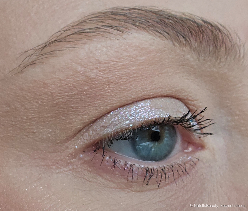 Дневной свет в пасмурный день