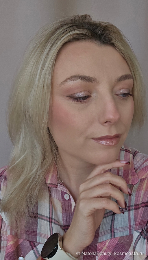 В макияже