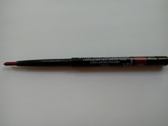 Chanel Les 4 Ombres #268 Candeur Et Expèrience и Chanel Stylo Yeux Waterproof #928 Eros из осенней коллекции Le Rouge Makeup Collection Fall 2016