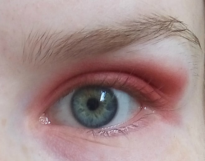Chanel Les 4 Ombres #268 Candeur Et Expèrience и Chanel Stylo Yeux Waterproof #928 Eros из осенней коллекции Le Rouge Makeup Collection Fall 2016