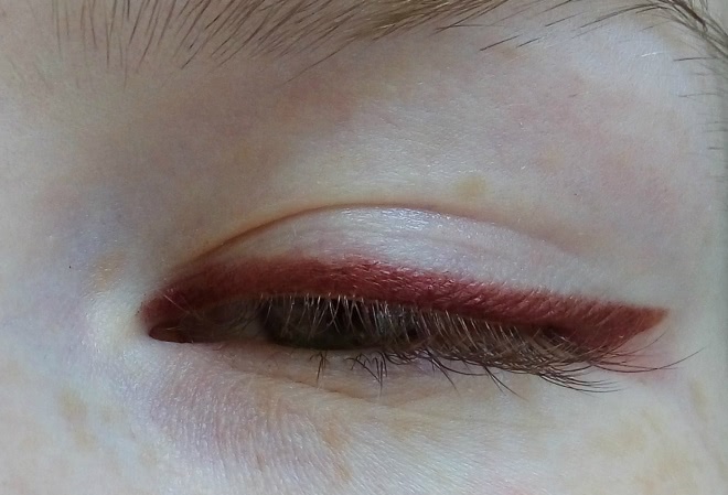 Chanel Les 4 Ombres #268 Candeur Et Expèrience и Chanel Stylo Yeux Waterproof #928 Eros из осенней коллекции Le Rouge Makeup Collection Fall 2016
