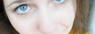 Одна из самых: EVA Mosaic Hi-Tech Maxi Volume mascara( синяя)