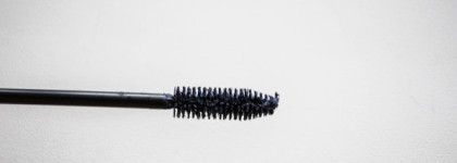 Одна из самых: EVA Mosaic Hi-Tech Maxi Volume mascara( синяя)