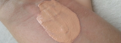 Тональная основа Kiko - Universal Fit Hydrating Foundation, в оттенке Warm Beige 15