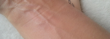 Тональная основа Kiko - Universal Fit Hydrating Foundation, в оттенке Warm Beige 15