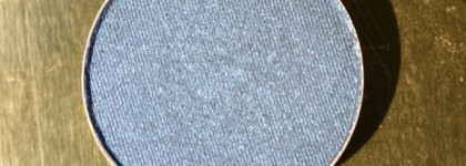 Синие тени для зеленых глаз - да