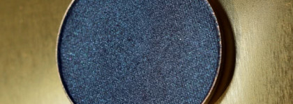 Синие тени для зеленых глаз - да