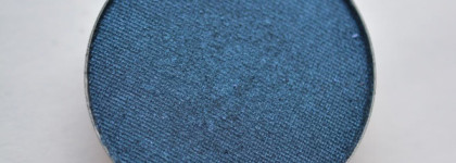 Синие тени для зеленых глаз - да