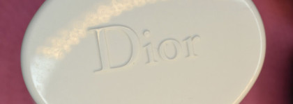 Пост-сравнение Dior Hydra Life Time To Glow - Ultra Fine Exfoliating Powder и Sensai Silky Purifying Peeling Powder