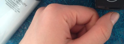 Гель для кожи вокруг глаз Chanel hydra beaty gel yeux