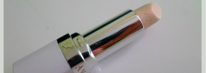 Ухаживающая помада-бальзам Avon "Нежный цвет" в оттенке Pearlescent Red (Телесный). Avon Ultra Colour Tinted lip balm, # Pearlescent Red