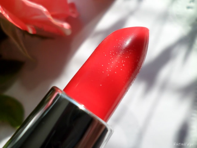 Помада для губ Shara Shara Floral Kiss Lipstick в оттенке RD02 Pure Red