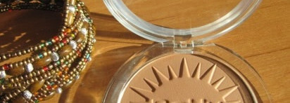 Хорошая бронзовая пудра для светлолицых рыжиков - Beyu sun powder