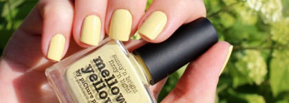 Picture pOlish nail polish Mellow Yellow