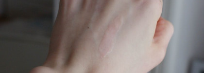 Ежедневный блеск для губ Clarins Eclat Minute Instant Light Natural Lip Perfector в оттенке 04