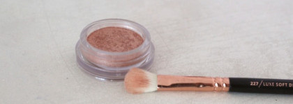 Немного лета Clarins - мерцающие тени для век Clarins Ombre Iridescente Cream-to-Powder Eyeshadow Long-Lasting №01 Aquatic Rose