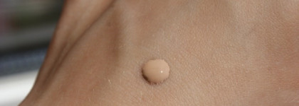 "Вторая кожа" Guerlain Lingerie De Peau Invisible Skin-Fusion Foundation SPF 20 PA+ # 01 Beige Pale