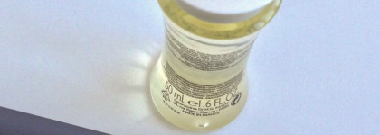 Ароматное и приятное масло Payot Huile Fondante Demaquillante Milky Cleansing Oil With Avocado Oil Extract