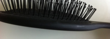 Black&White&Multicolour: обзор пяти необычных расчёсок для волос