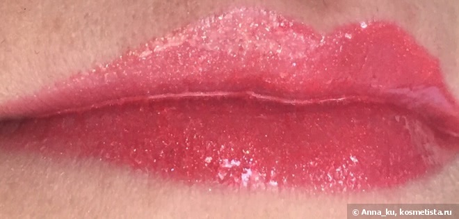 Трио от Clarins: помада и два блеска