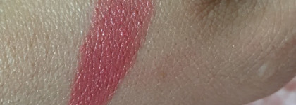 Трио от Clarins: помада и два блеска