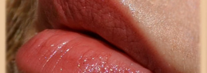 Chanel Rouge Coco Shine Hydrating Sheer Lipshine #83 Scenario