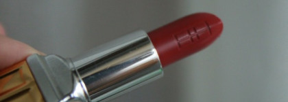 "Золотой" слиток или помада для губ Elizabeth Arden Beautiful Color Moisturizing Lipstick Wildberry 33