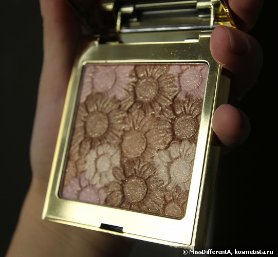 Всем поклонницам блестяшек посвящается... или невероятное мерцание от Elizabeth Arden New York In Bloom Pure Finish Radiant Bronzing Powder