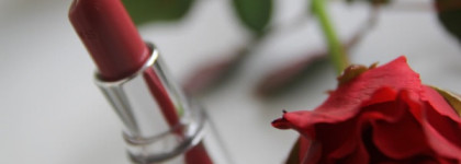 Цвет граната на моих губах с Clarins Joli Rouge Long Wearing Moisturizing Lipstick 732 Grenadine