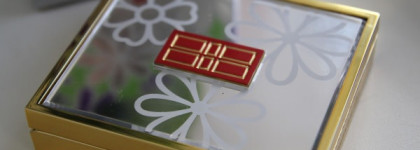 Всем поклонницам блестяшек посвящается... или невероятное мерцание от Elizabeth Arden New York In Bloom Pure Finish Radiant Bronzing Powder "Deep"