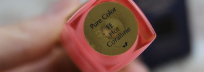 Строптивая Каролина Estee Lauder Vivid Shine Pure Color Lipstick  FE Hot Coralline