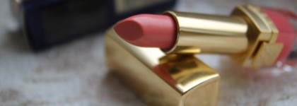 Строптивая Каролина Estee Lauder Vivid Shine Pure Color Lipstick  FE Hot Coralline