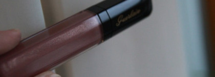 Любимец в моей косметичке! Блеск для губ Guerlain Gloss d’Enfer Maxi Shine Intense Colour & Shine Bare Lip Sensation #463 La Petit Robe Noir