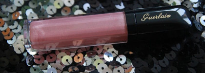 Любимец в моей косметичке! Блеск для губ Guerlain Gloss d’Enfer Maxi Shine Intense Colour & Shine Bare Lip Sensation #463 La Petit Robe Noir