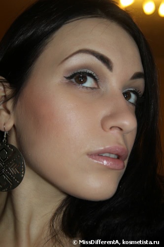 Зимняя сказка с Inglot AMC Face And Body Illuminator #61