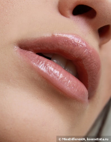 Chanel Levres Scintillantes Brillant Extreme Glossimer #297 Sweet Beige
