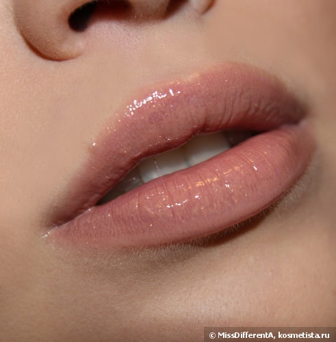 Chanel Levres Scintillantes Brillant Extreme Glossimer #297 Sweet Beige