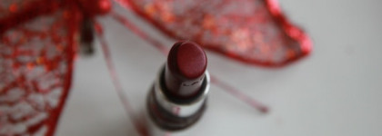 Королева ночи Clarins Joli Rouge Long Wearing Moisturizing Lipstick #717 Plum