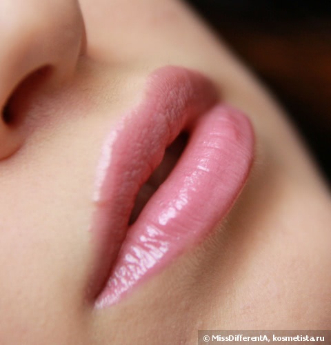 Помада на каждый день: Clarins Joli Rouge Long Wearing Moisturizing Lipstick #722 Lilac Pink