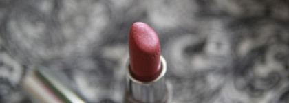 Помада на каждый день: Clarins Joli Rouge Long Wearing Moisturizing Lipstick #722 Lilac Pink