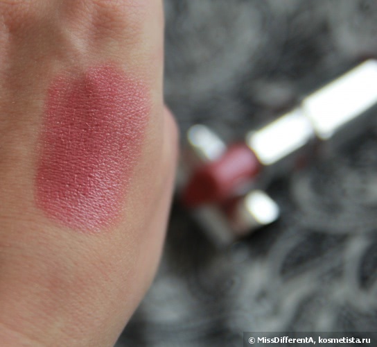 Помада на каждый день: Clarins Joli Rouge Long Wearing Moisturizing Lipstick #722 Lilac Pink