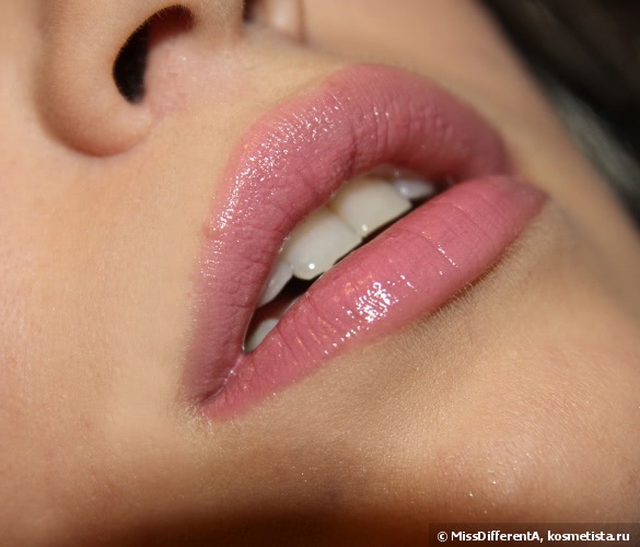 Помада на каждый день: Clarins Joli Rouge Long Wearing Moisturizing Lipstick #722 Lilac Pink