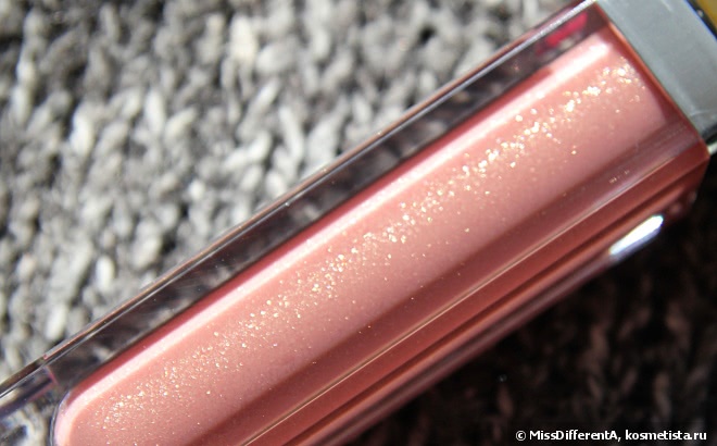 Еще один достойный блеск Elizabeth Arden Beautiful Color Luminous Lip Gloss #11 Precious Petal