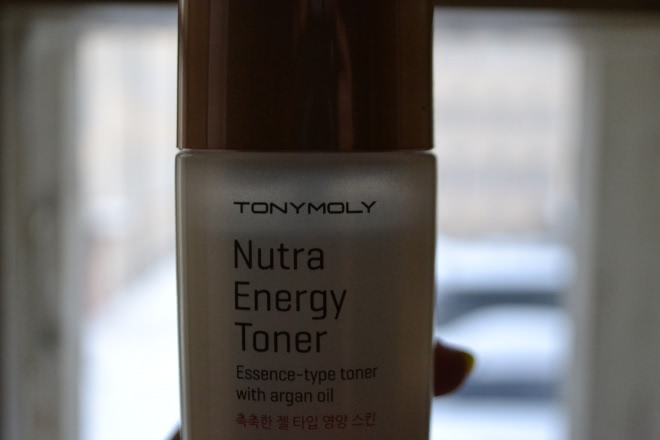 Пережить зиму: Tony Moly Floria Nutra Energy Toner и Tony Moly Floria Nutra Energy Emulsion