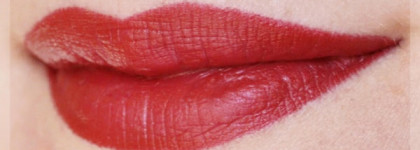 Контурный карандаш для губ Bourjois Levres Contour Edition Lip Liner в оттенке 07 Cherry boom boom. Прекрасная пара для красных помад