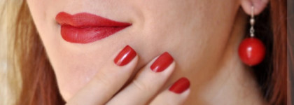 Контурный карандаш для губ Bourjois Levres Contour Edition Lip Liner в оттенке 07 Cherry boom boom. Прекрасная пара для красных помад