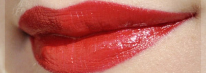 Две красные помады. Rimmel Lasting Finish Lipstick в оттенке 164 Tantrum и Lamel Professional Intense Color Lipstick в оттенке 06