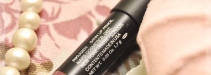 Цветущий сад Рикугиэн. Помада-карандаш Nars Satin Lip Pencil в оттенке Rikugien