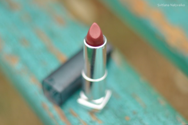Вино Богов. Помада Maybelline Color Sensational из серии Matte в оттенке 975 Divine Wine